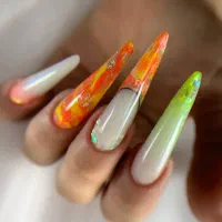 آموزش کاشت ناخن