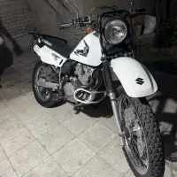 سوزوکی dr 200 با برگه