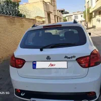کوئیک r سفید مشکی ۱۴۰۱