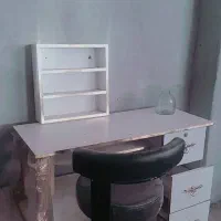 میز ناخن کاری..