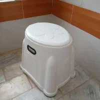 توالت فرنگی نو و بخاری گازی