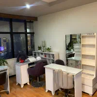 اجاره میز ناخن و صندلی فقط به حرفه ای ها