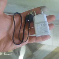 شارژر در حد نو