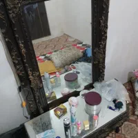 اینه و میز آرایشی