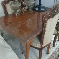 میز غذا خوری یا ناهار خوری