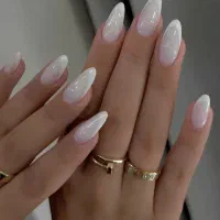 خدمات تخصصی ناخن با بهترین متریال و آموزش