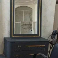 ۲ تا صندلی اصلاح و ۲ تا اینه کنسول