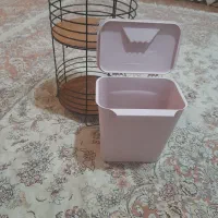 جا سیب زمینی و سطل زباله