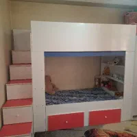 تخت دو طبقه دونفره همراه تشک و کمد