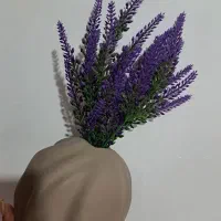 گلدان وگل