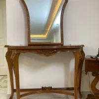 آیینه و کنسول