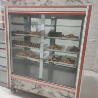 ویترین قنادی