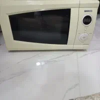 ماکروویوو یک بار هم استفاده نشده نو هست