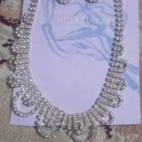 گردن بندنوزنانه