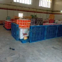 نگهبان و کارگر انبار