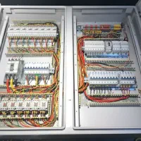 تعمیر و ساخت تابلو های برق صنعتی
