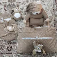 تعدادی لوازم کودک حراج شد