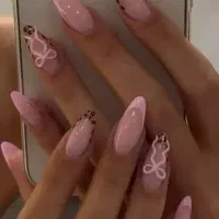 خدمات ناخن. رنگ مو.اصلاح. کراتین. بافتمو