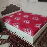 تخت دونفره