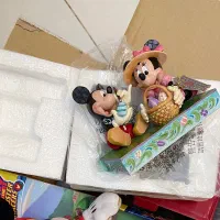مجسمه میکی و مینی