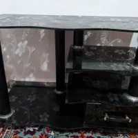 میز زیر تلویزیون