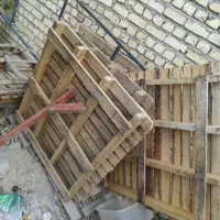 تعدای پالت چوبی سالم سنگین