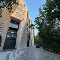 اداری ۵۰متری لاکچری با امکانات کامل بر اتشگاه