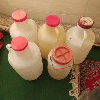 دبه خیارشور و آب گوجه