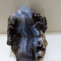 عقیق سلیمانی فوق کلکسیونی صدرصد طبیعی در دل کوه