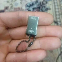 فلش ۳۲ گیگ نو