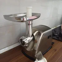 چرخ گوشت سونیاسالم خیلی کم استفاده شده