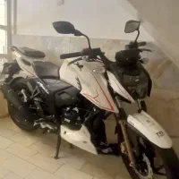 آپاچی ۲۰۰ صفر ۱۴۰۴ نیوفیس