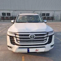 تویوتا لندکروزر 300 مدل 2025