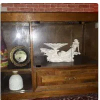 بوفه یا کنسول شیشه خور.بسیار ساده و محکم