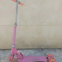 اسکوتر صورتی