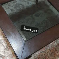 میز وسط مبلی همراه یک عسلی