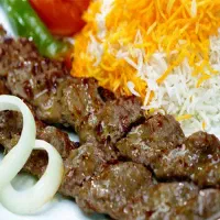 آشپز خانوم ماهر  و ظرف شور نیازمندیم