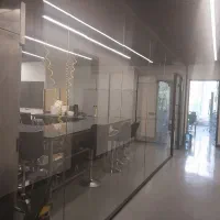 کارمند خدماتی نظافت آموزشگاه