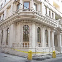 آپارتمان دارای دو سالن/ کوی پیروزی /۱۴۳ متر/۲ پارک