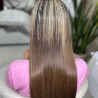 مدل برای احیا و صافی مو رایگان