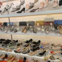 حراج کفش فقط 1 تومن