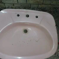 یک عدد روشویی صورتی خوشگل درحد نو