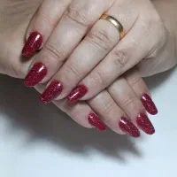 آموزش 3500و خدمات کاشت ناخن