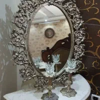 آیینه و شمعدان و کنسول