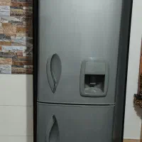 یخچال و فریزر آبسردکن دار