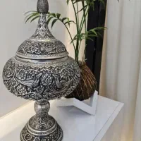 شکلات خوری و تنگ قلم زنی