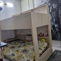 تخت خواب چوبی نوجوان درحد نو