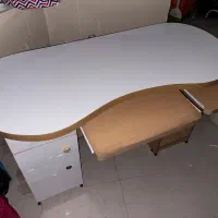 میز کامپیوتر و تحریر در حد نو سفید و چوبی