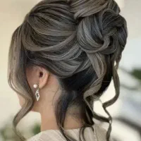 تخفیف ویژه میکاپ و شنیون عروس