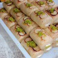 نیرو  شاگردخانم اقا شیرینی پزی